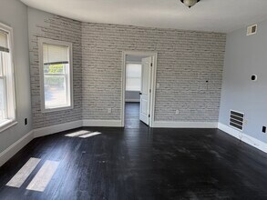 615 N Montello St in Brockton, MA - Building Photo - Building Photo