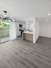 1345 18th St, Unit 1 in Santa Monica, CA - Building Photo - Building Photo