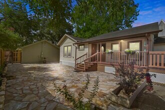 500 Walnut St in Tomball, TX - Building Photo - Building Photo