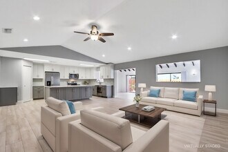 123 Stillwater Cir in Jupiter, FL - Building Photo - Building Photo