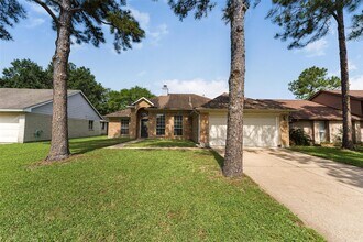 7015 Yardley Dr in Katy, TX - Building Photo - Building Photo