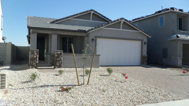 5613 N 87th Dr in Glendale, AZ - Building Photo - Building Photo