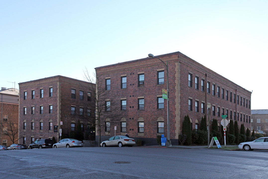 Landmark Court Apartments in Tacoma, WA - Building Photo