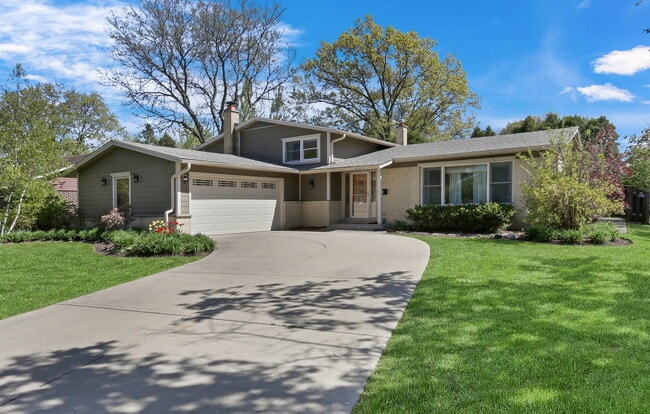property at 107 E Burr Oak Dr