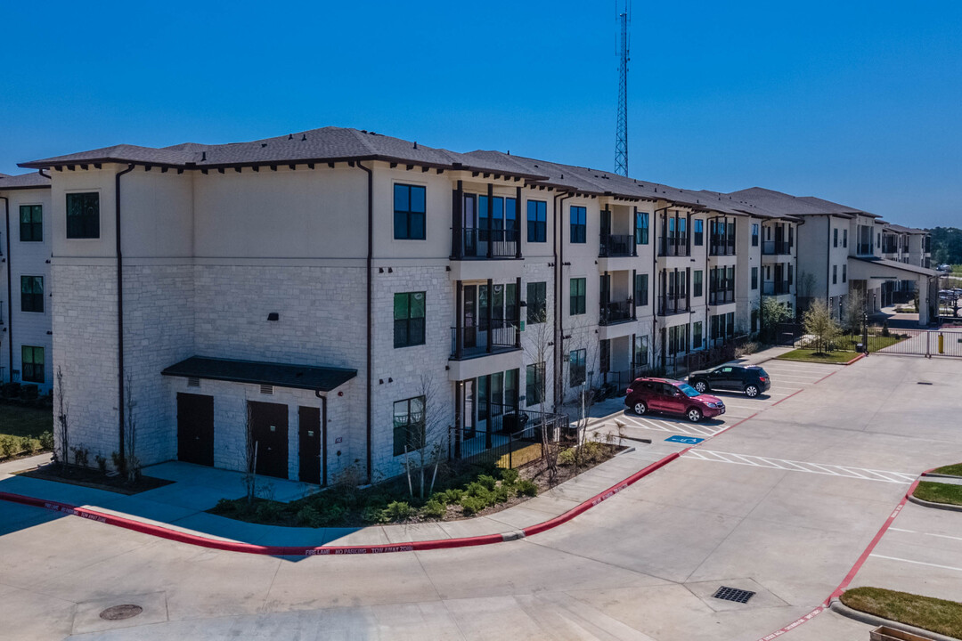 Ivy Point Klein in Spring, TX - Building Photo