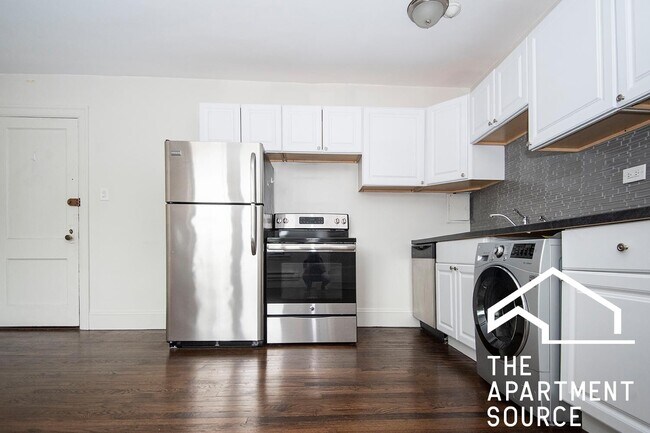 3345 N Marshfield Ave, Unit 202 in Chicago, IL - Foto de edificio - Building Photo