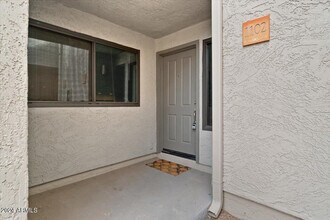 10115 E Mountain View Rd in Scottsdale, AZ - Building Photo - Building Photo