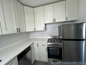 90 Winthrop Shore Dr, Unit 10 in Winthrop, MA - Foto de edificio - Building Photo