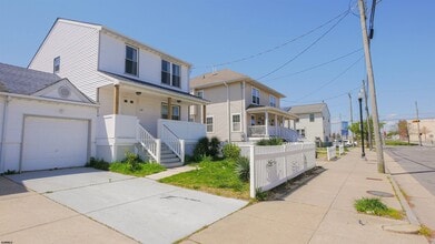 128 N Rhode Island Ave in Atlantic City, NJ - Building Photo - Building Photo