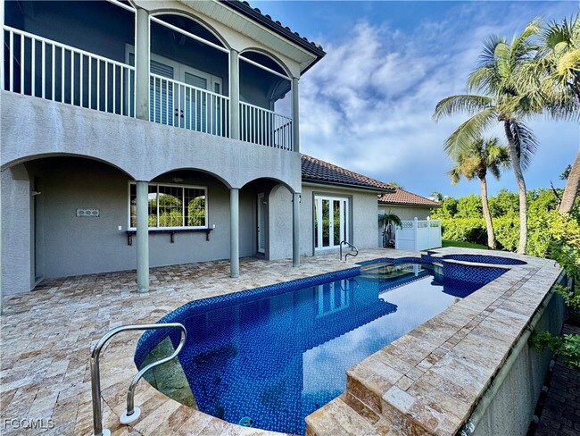 property at 14370 McGregor Blvd