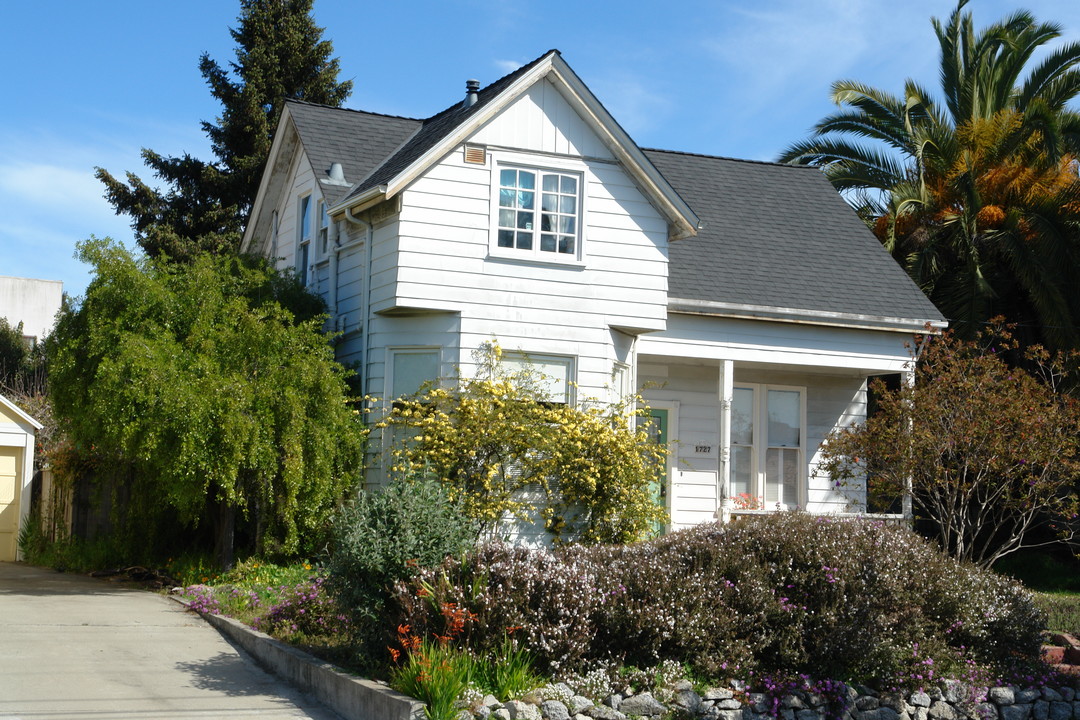 1727 Addison St in Berkeley, CA - Foto de edificio