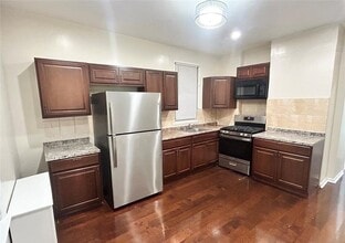 37 Wilson Ave in Kearny, NJ - Building Photo - Building Photo