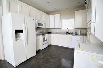 707 Maple St-Unit -1 in Commerce, TX - Building Photo - Building Photo