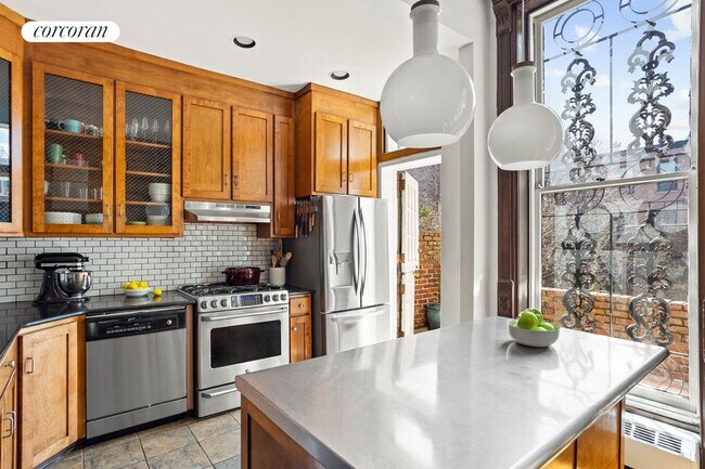 112 Berkeley Pl in Brooklyn, NY - Building Photo - Building Photo