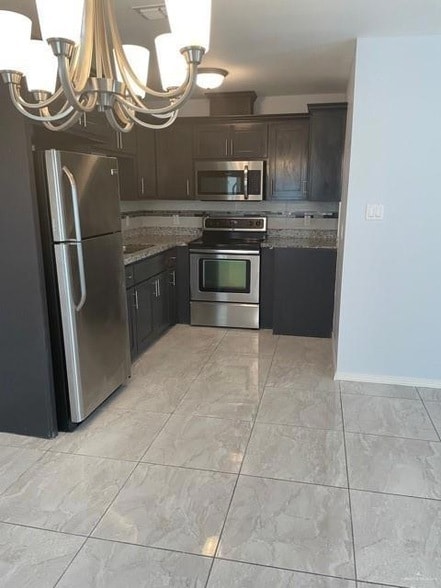 818 S Missouri St, Unit 2 in Alton, TX - Foto de edificio - Building Photo