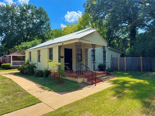 208 Bradley Dr