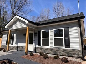 9040 Fairlane Trail in Gainesville, GA - Building Photo