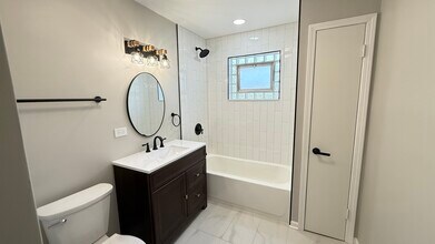 3658 N Laramie Ave in Chicago, IL - Building Photo - Building Photo