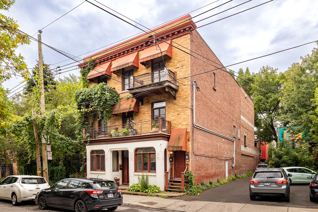 1922-1928 Plessis Rue in Montréal, QC - Building Photo