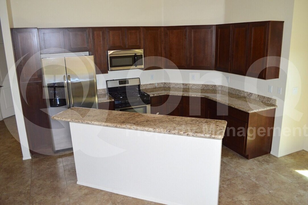 3113 E Danbury Rd in Phoenix, AZ - Building Photo