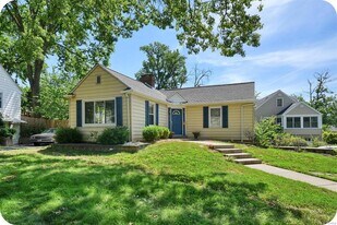 534 Angenette Ave in Kirkwood, MO - Building Photo
