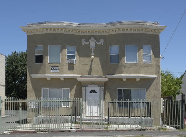 424-426 W 10th St in Pittsburg, CA - Foto de edificio - Building Photo