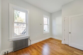 266 3rd St, Unit 1 in Jersey City, NJ - Building Photo - Building Photo