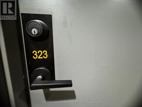 1010 Dundas St E in Whitby, ON - Building Photo - Building Photo