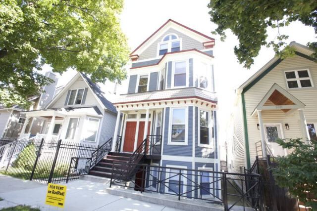 3023 N Oakley Ave, Unit J01P