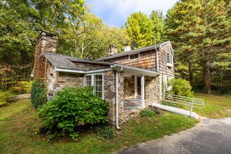 418 Plymouth Rd in Harwinton, CT - Building Photo - Building Photo