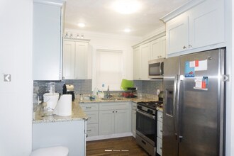 18 Highland Ave, Unit 1 in Somerville, MA - Foto de edificio - Building Photo