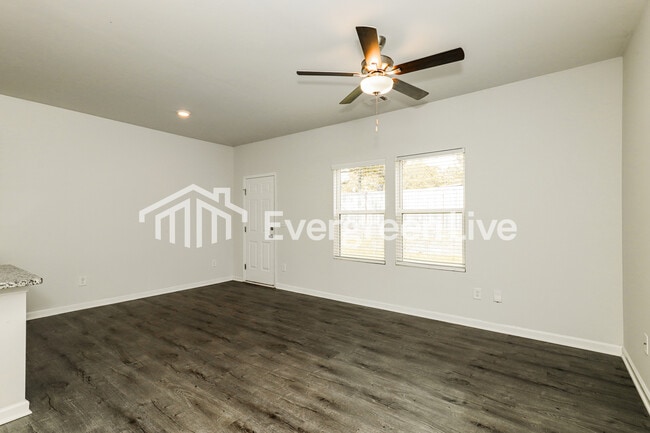 104 Village Green in Adairsville, GA - Building Photo - Building Photo