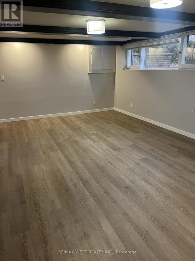 property at 35 Lilywood Rd