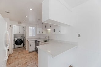 652-654 Vasona Ave in Los Gatos, CA - Building Photo - Building Photo