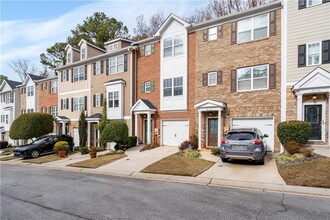 3072 Lauren Parc Rd in Decatur, GA - Foto de edificio - Building Photo