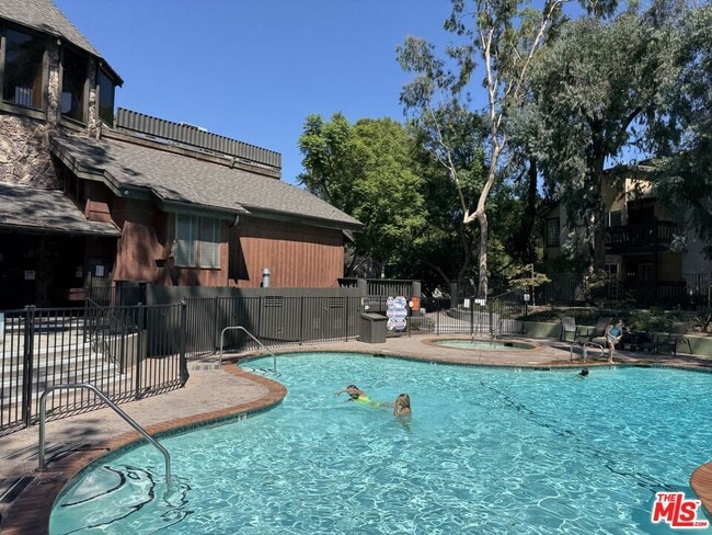 4608 Maytime Ln in Culver City, CA - Building Photo - Building Photo