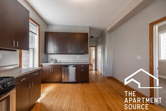 3110 W Fullerton Ave, Unit 2 in Chicago, IL - Building Photo - Building Photo