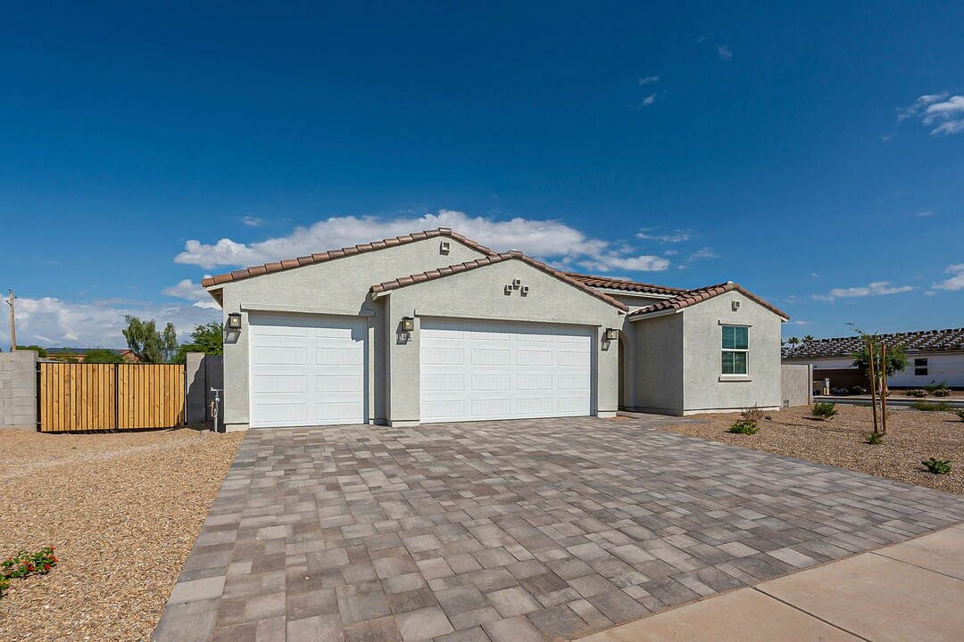 1446 E Pisa Dr in Casa Grande, AZ - Building Photo