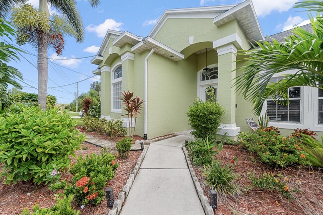 3183 SW Ann Arbor Rd in Port St. Lucie, FL - Building Photo - Building Photo