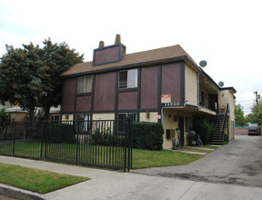 11330 Tiara St in North Hollywood, CA - Building Photo - Building Photo