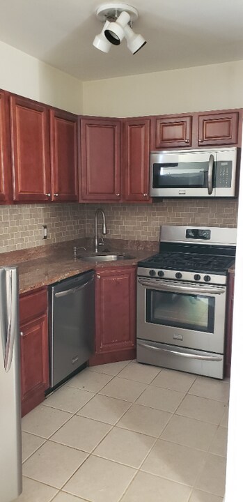 2300 Catharine St in Philadelphia, PA - Building Photo