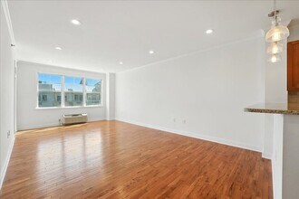 15 Freedomway in Jersey City, NJ - Building Photo - Building Photo
