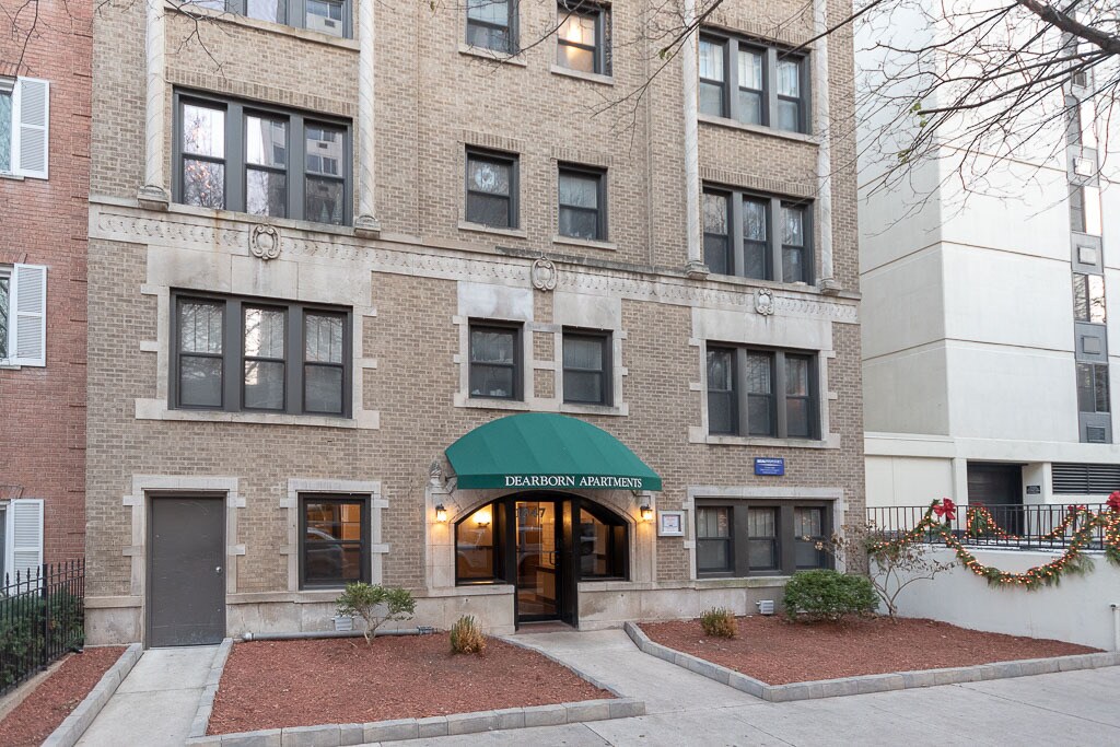 1350 N Dearborn St in Chicago, IL - Building Photo