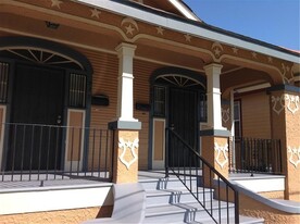 933 St Maurice Ave in New Orleans, LA - Building Photo