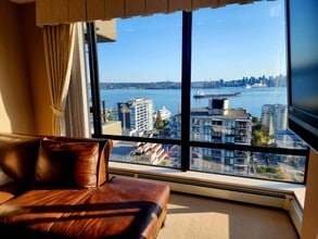 151 2nd St W in North Vancouver, BC - Building Photo - Building Photo