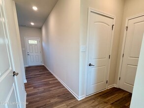 16901 Aiken Rd in Louisville, KY - Building Photo - Building Photo