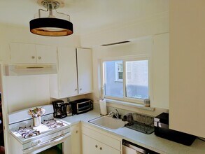 708 Cornell Ave in Albany, CA - Foto de edificio - Building Photo