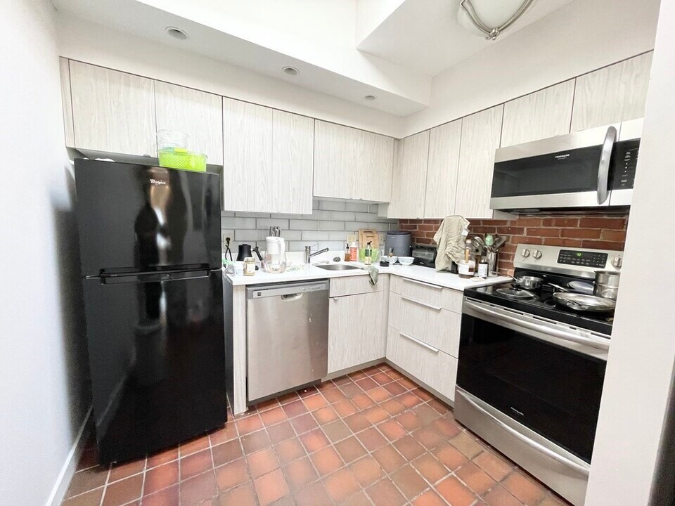 71 Gainsborough St in Boston, MA - Building Photo