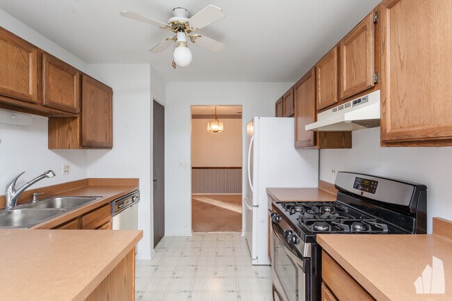 2630 Northampton Dr in Rolling Meadows, IL - Building Photo - Building Photo