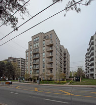 4200 Bathurst St Apartments